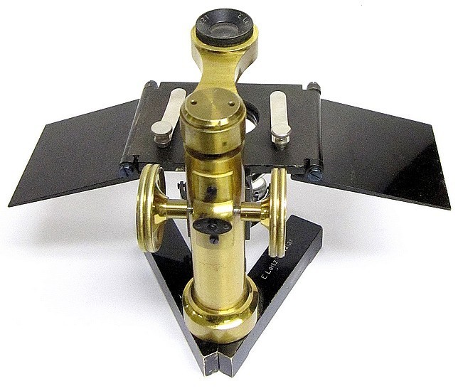 E. Leitz Wetzlar c. 1900 Traveling/Folding Dissecting Brass Microscope