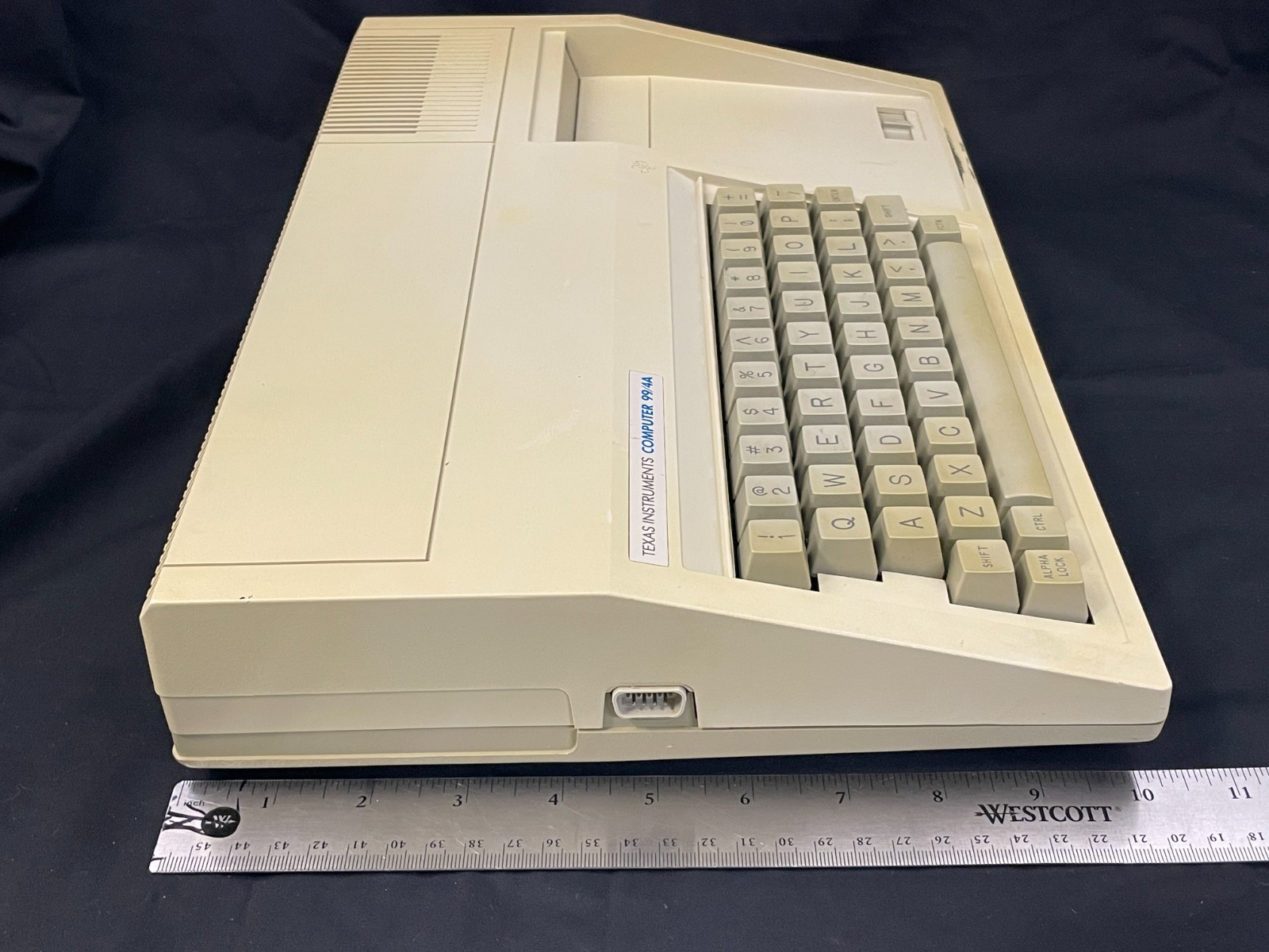 TI-99/4a Computer - Texas Instruments Model PHCOO4A - UNTESTED