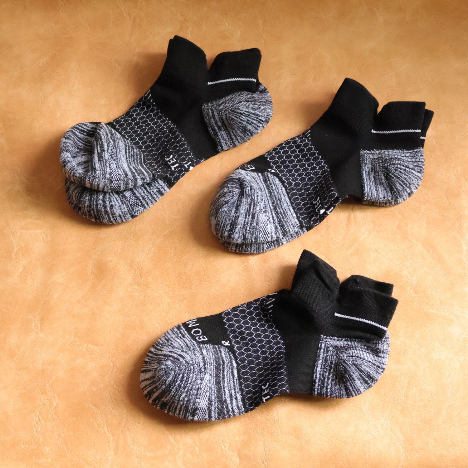 Bombas Running Socks 3-Pack Black Size M Cushioned Ankle Sport Essentials