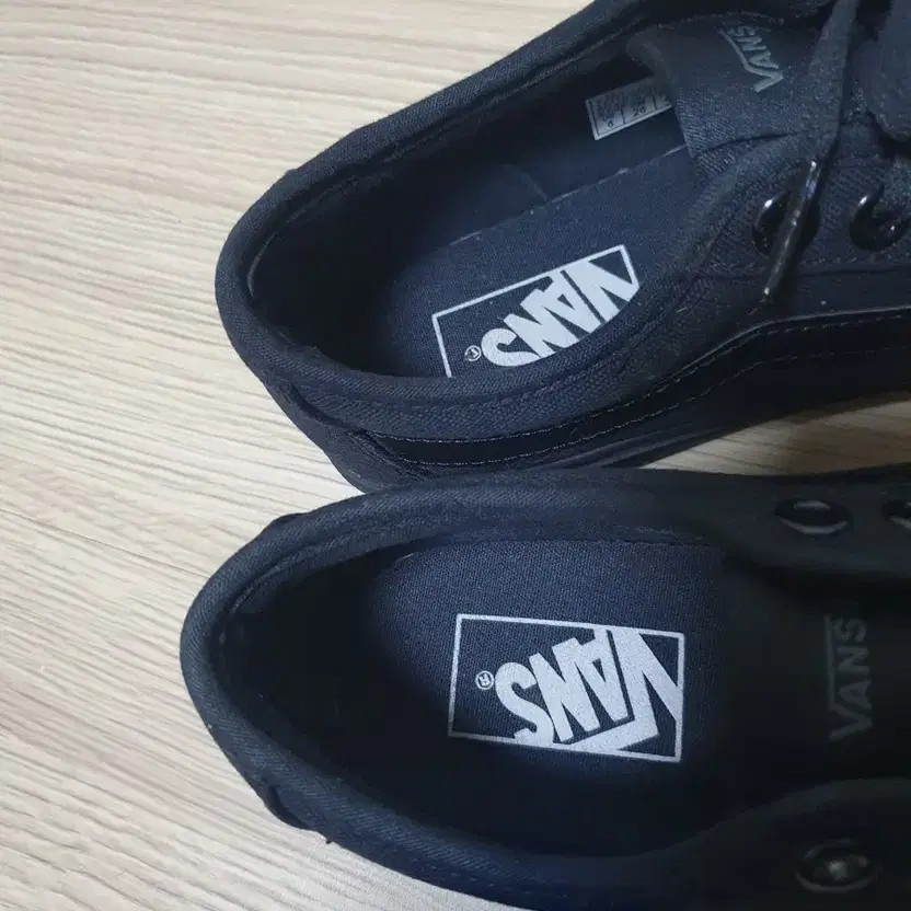 Vans Black Sneakers Size 260 Official