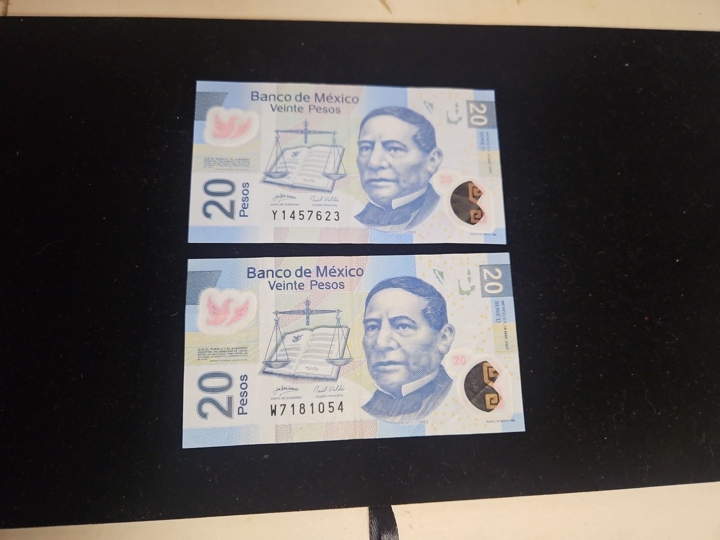 MEXICO 20 PESOS BLUE "SERIE D", 14 May, 2007, Set Of 2