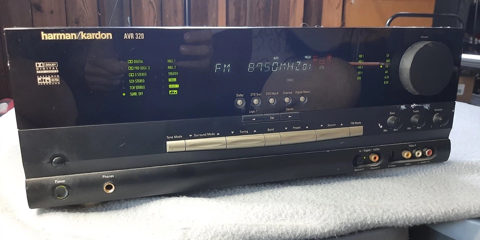 Harman/Kardon AVR 320 Dolby Digital Pro Logic II Theater Receiver AC 120V/60Hz