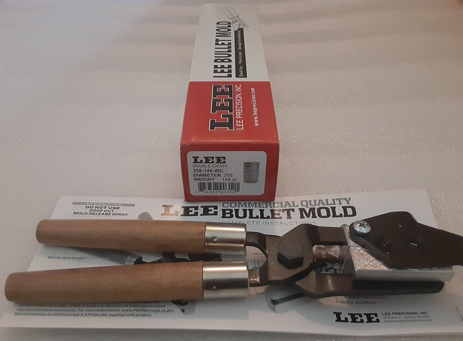 Lee 2-Cavity Bullet Mold 358-148-WC 38 Sp, 357 Mag, 38 Colt 148 Grain Wadcutter