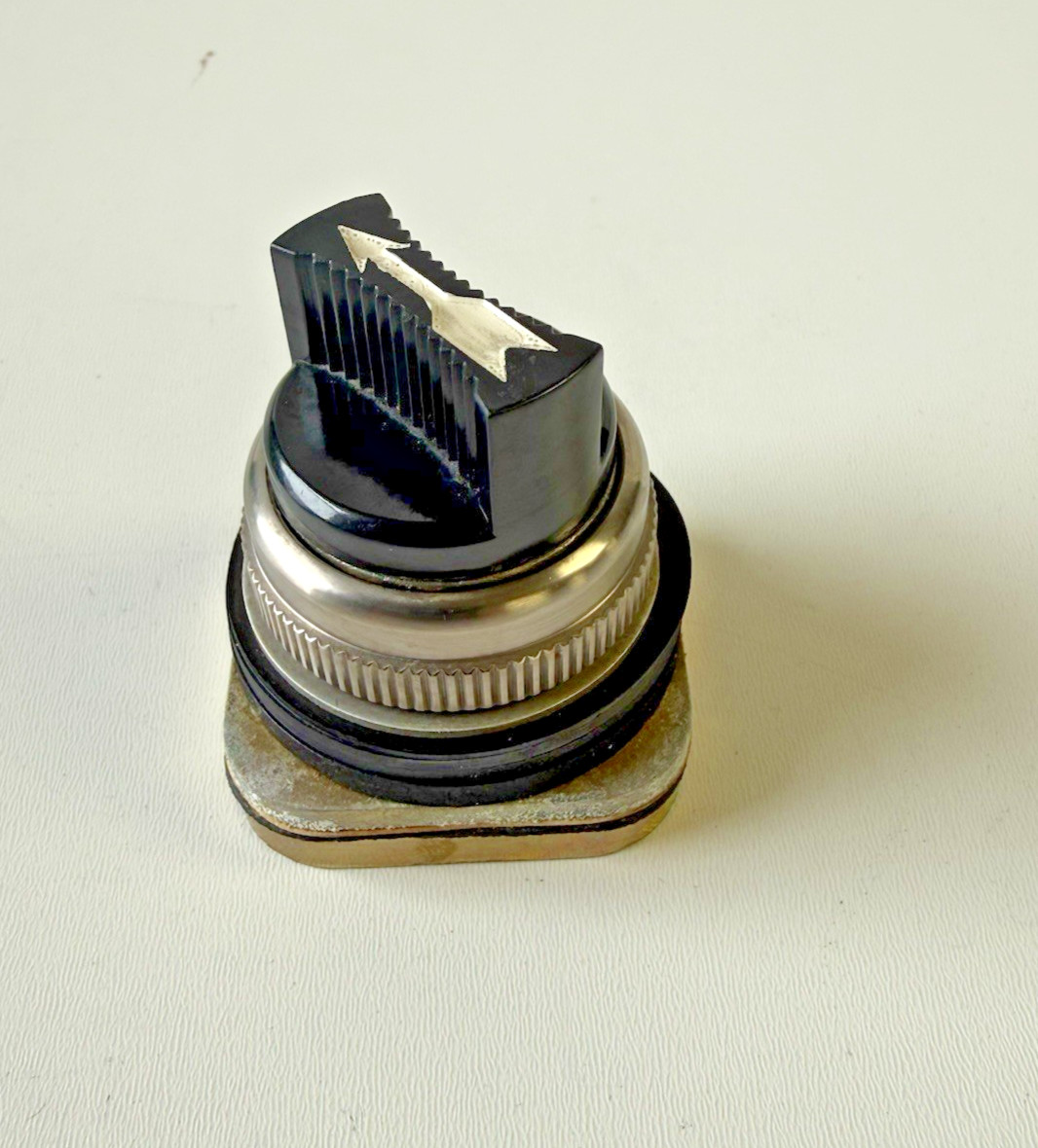 Numatics 212-135 Numatrol Selector Switch 2 Position Black