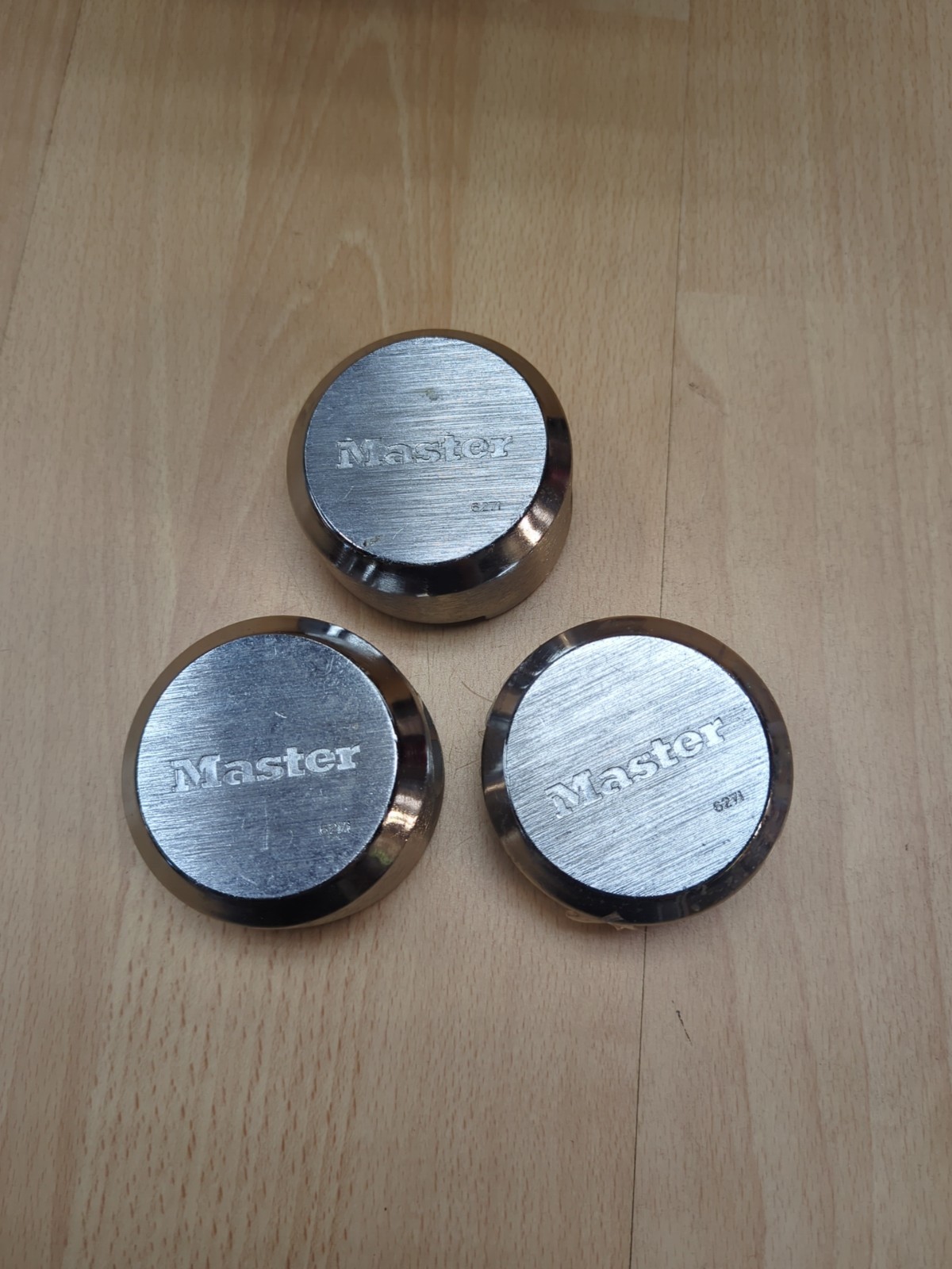 Master lock hidden shackle padlock 3 Locks 1 Key