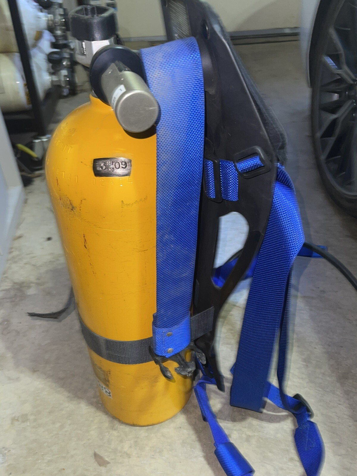 Scott SCBA tank with carrier