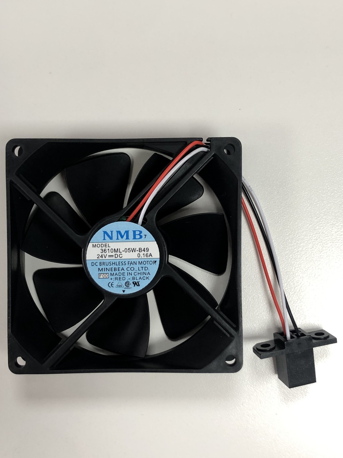 NMB 3610ML-05W-B49 Fan 24V 0.16A 90*90*25mm 3pin