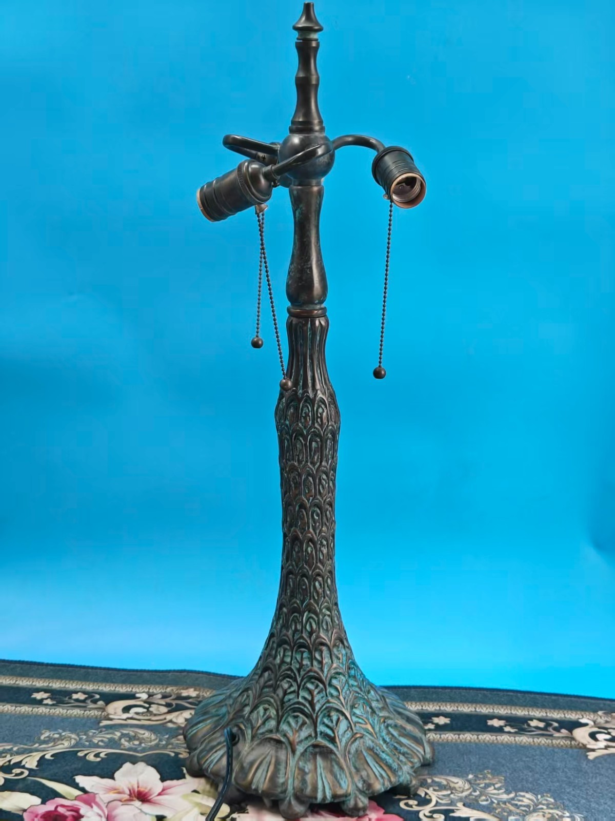 Tiffany  antique table lamp,  Replica of the bronze base USA tax-exempt
