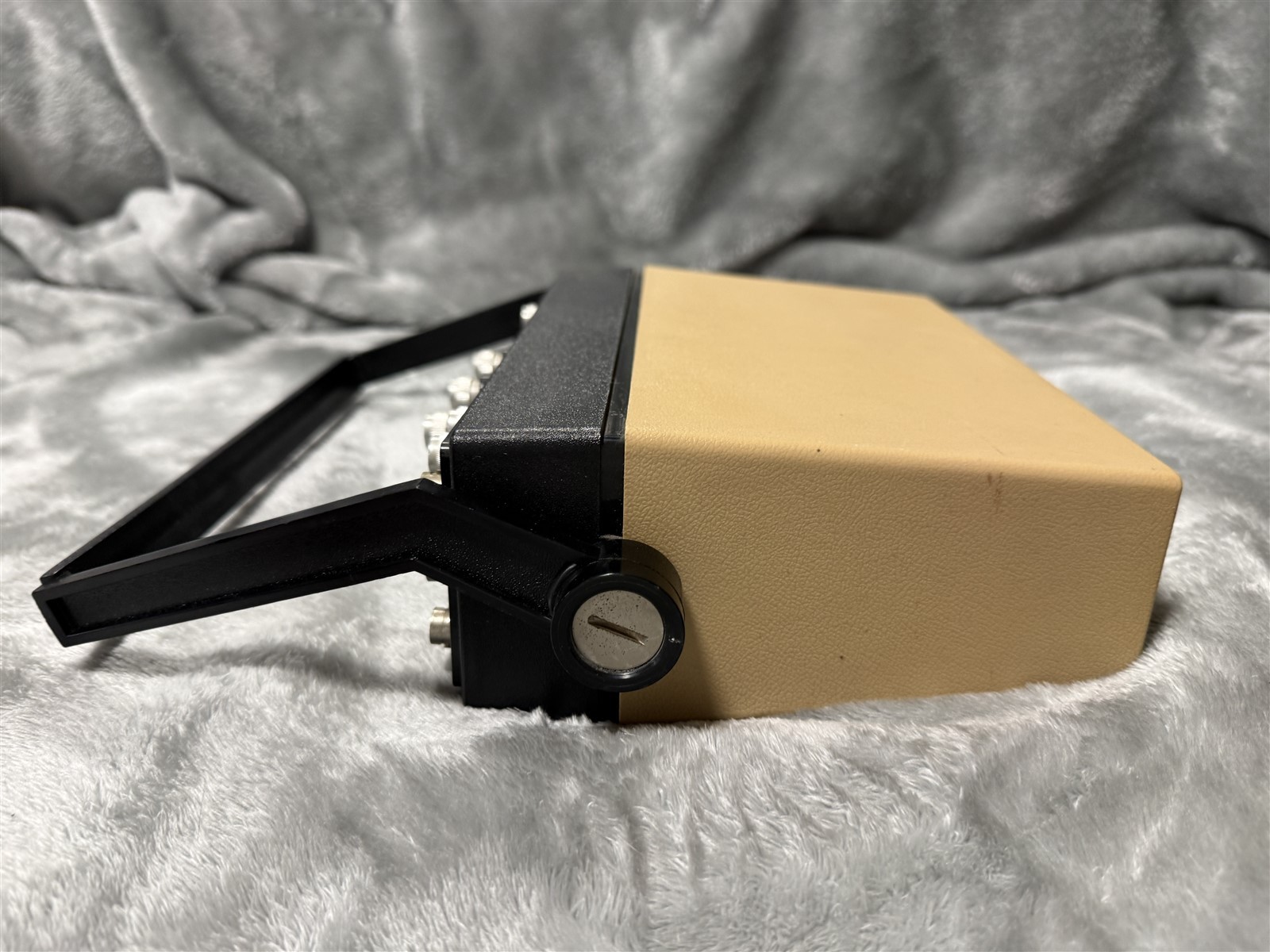 B&K PRECISION 3300 PULSE GENERATOR "AS IS UNTESTED"