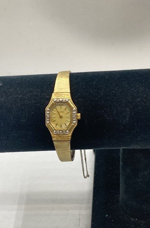 Vintage Bulova Women's Octagonal Gold Tone Watch 6 Diamond Bezel 6" Quartz