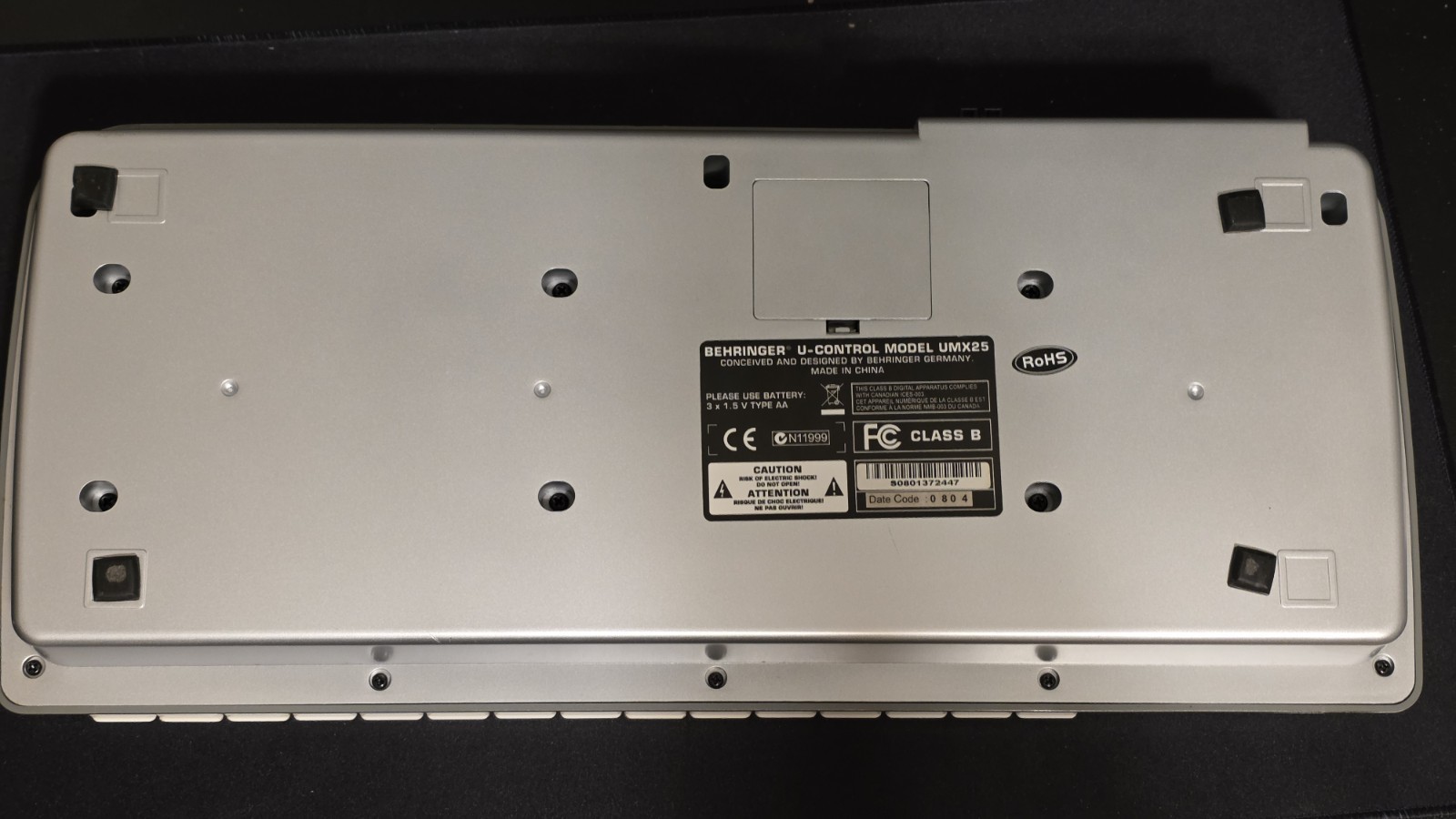 Behringer UMX-25 U-Control MIDI Interface Used Turns On