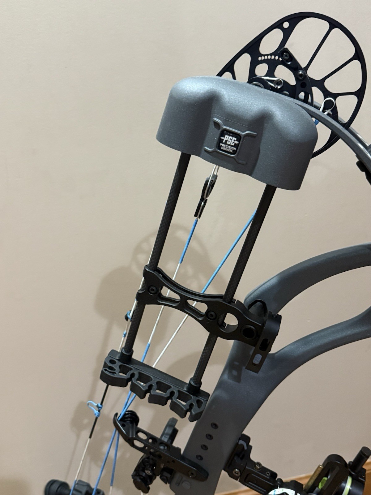 PSE Sicario Compound Bow Package Right Handed 70