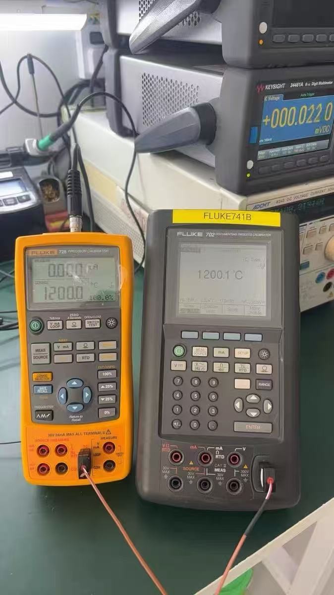 Fluke 726 Precision Multifunction Process Calibrator