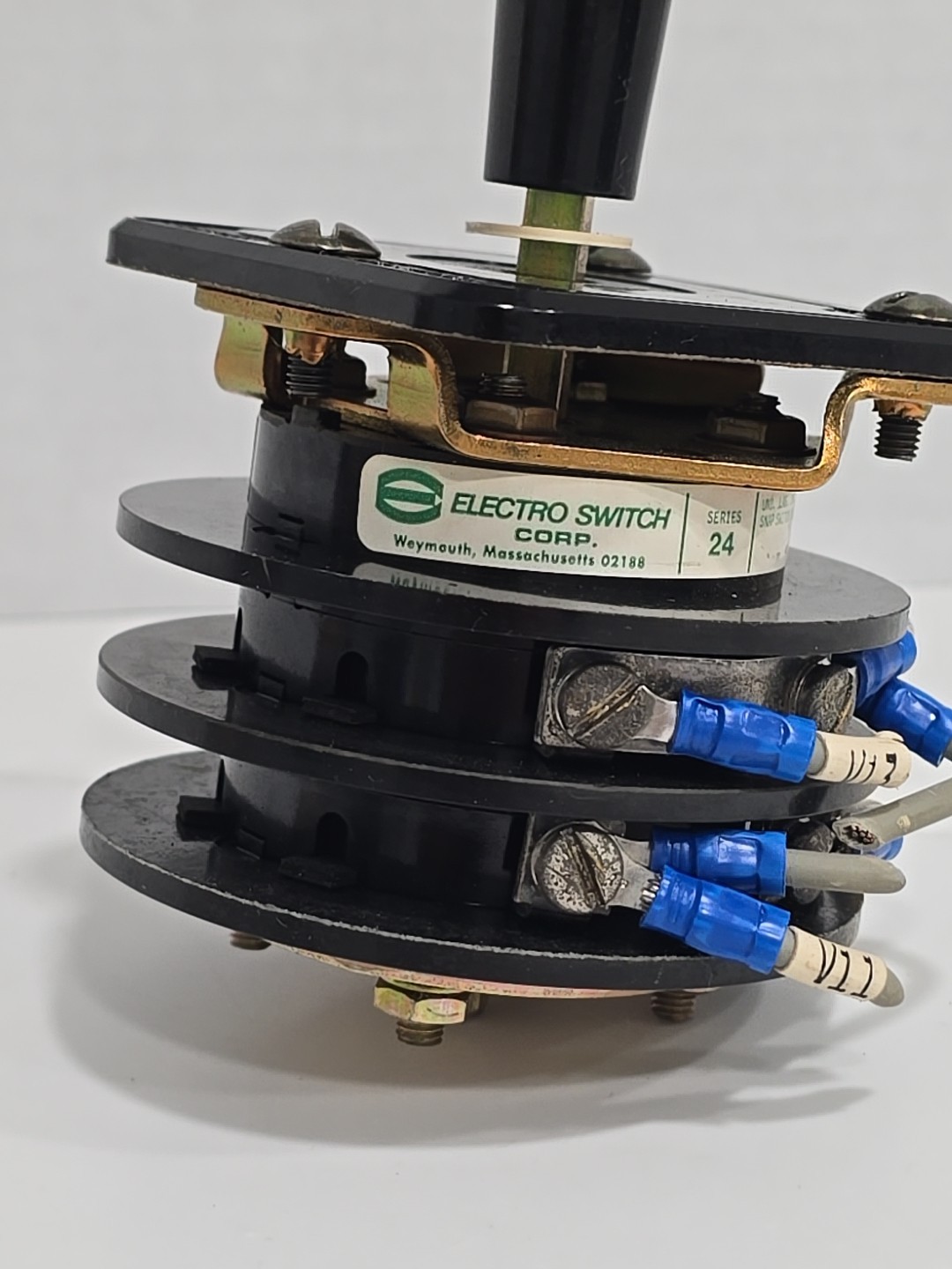 🔥 Electroswitch Voltmeter 2404C Series 24, 48 VDC Locking Relay Switch USED