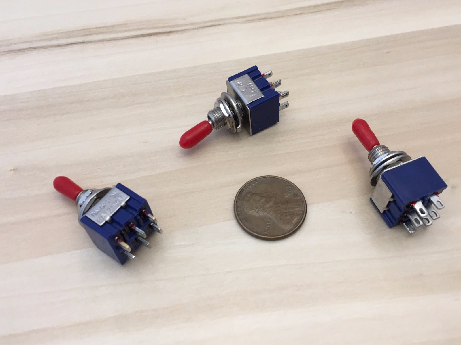 3x Sleeve RED latching 6 Pin ON/ON Toggle Switch 6A 125VAC useless box DPDT A