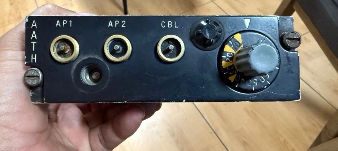 Rare Giovanni Augusta Bell Helicópter AATH Control Panel P/N 212 7511 171