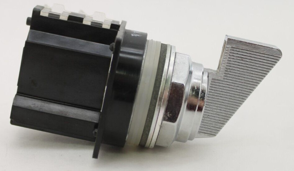GE CR104P Contact Block with Silver Selector Switch