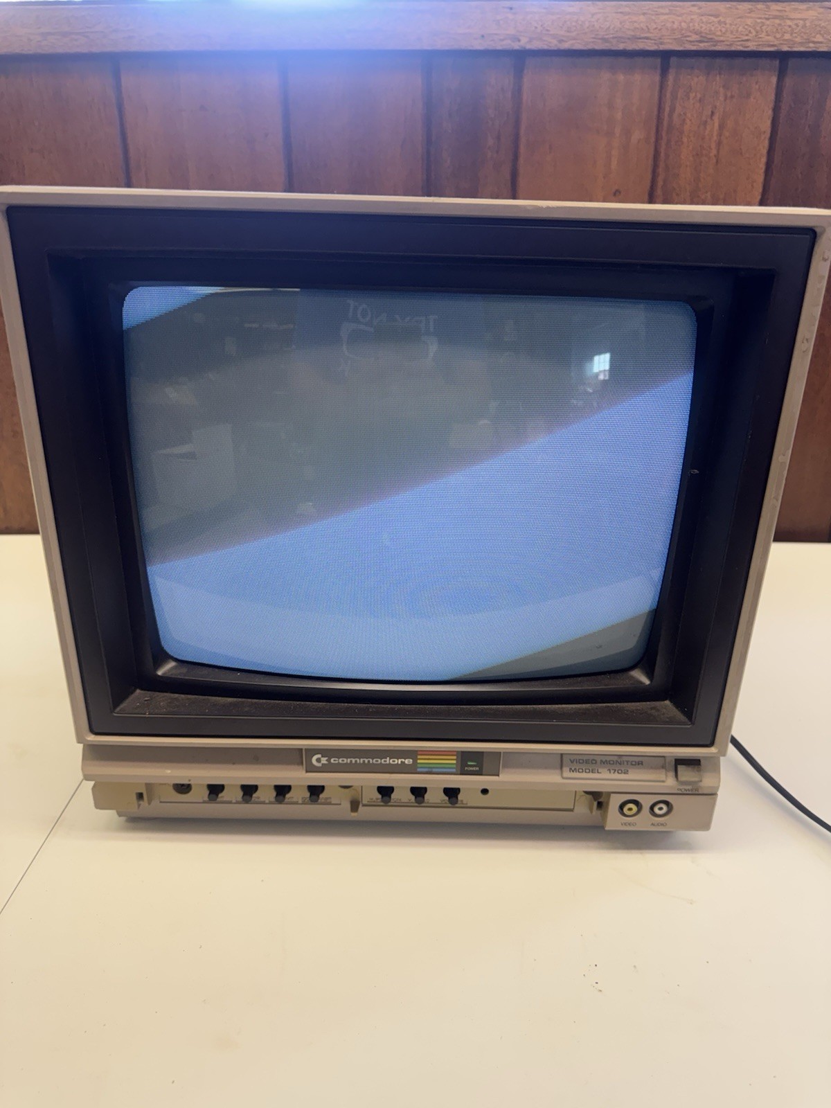 Vintage Commodore 1702 CRT Color Video Monitor Tested