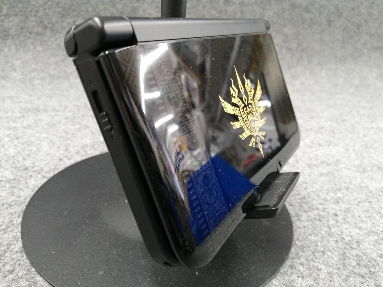 NINTENDO SPR-001 Monhan 4 3DSLL