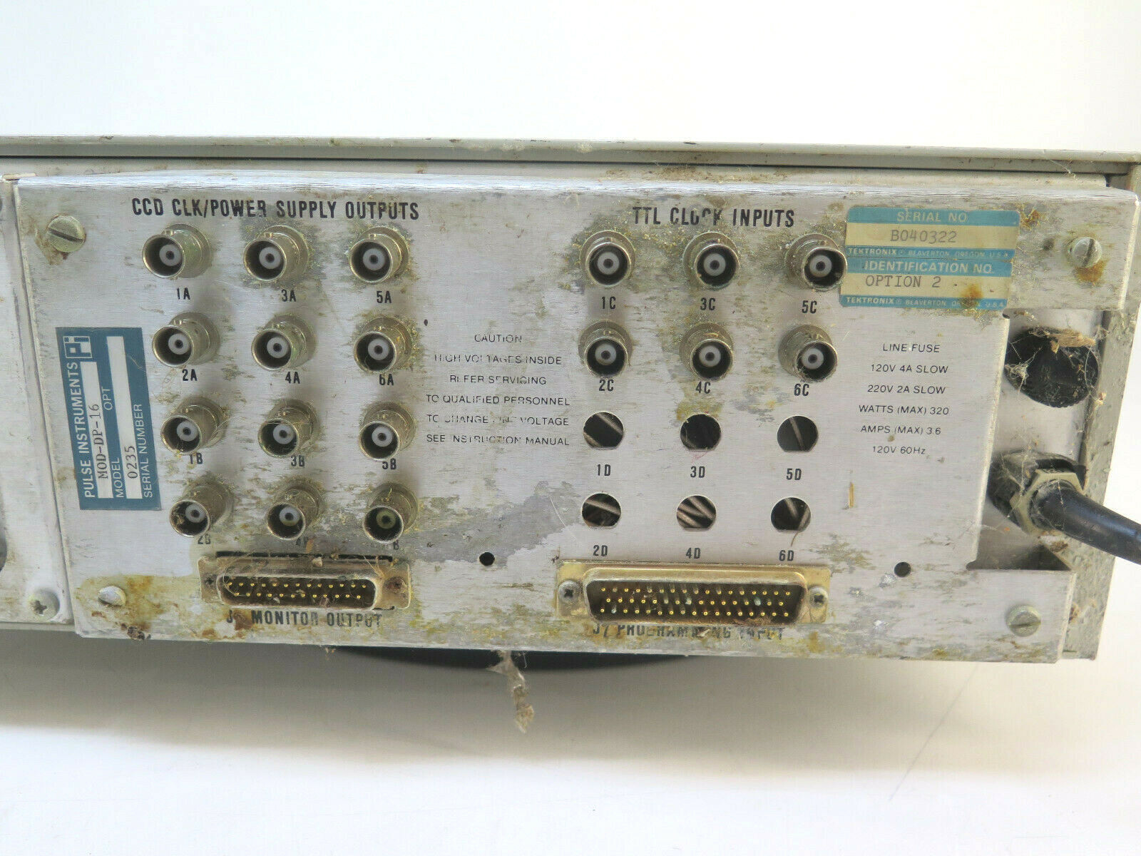 Tektronix TM506 Chassis /W Option 2 and Five PI - 702 modules