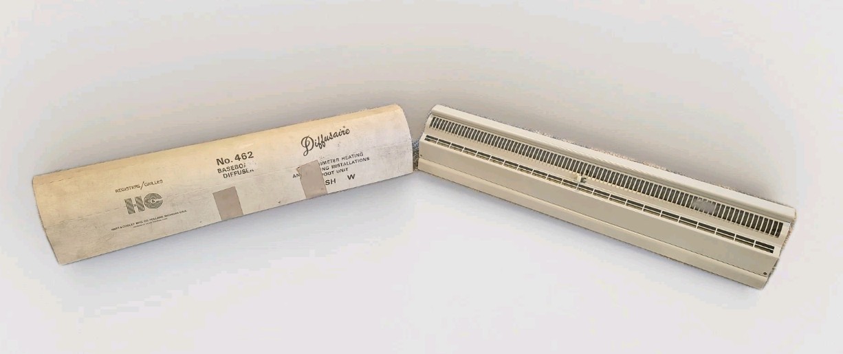 Hart & Cooley 24" Steel Baseboard Diffuser 4.5" Ht 462 - NEW OLD STOCK