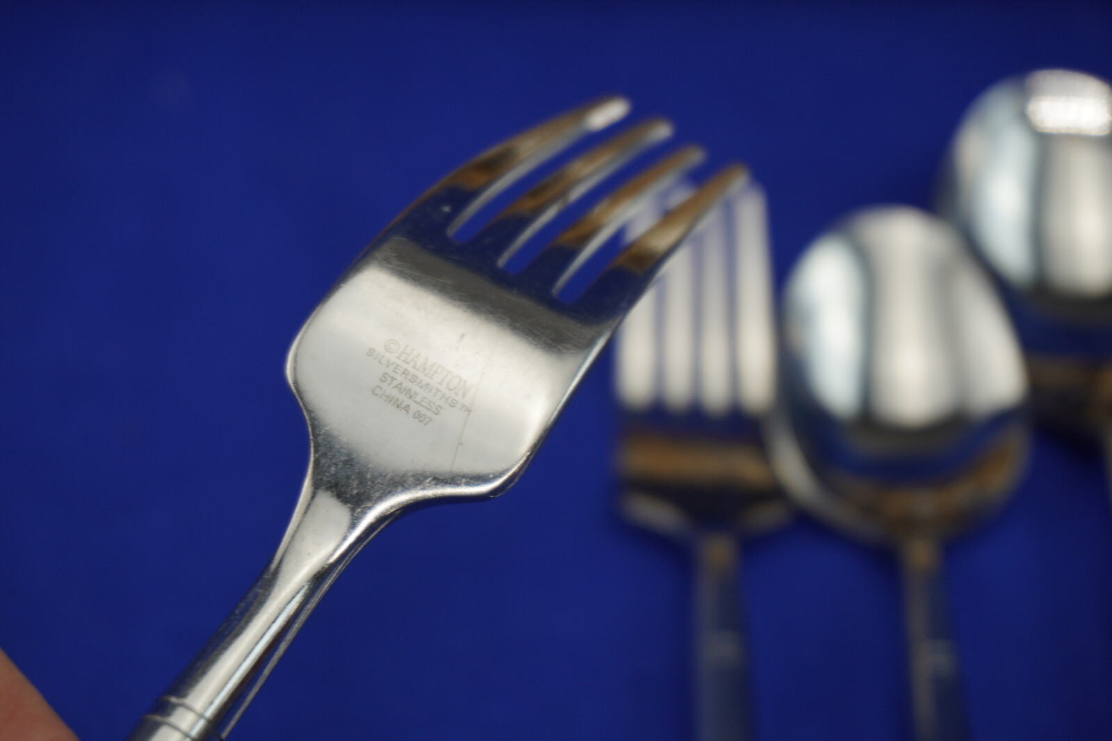 Hampton Ritz 17-Pieces Dinner Salad Forks Tea Table Spoons Knives
