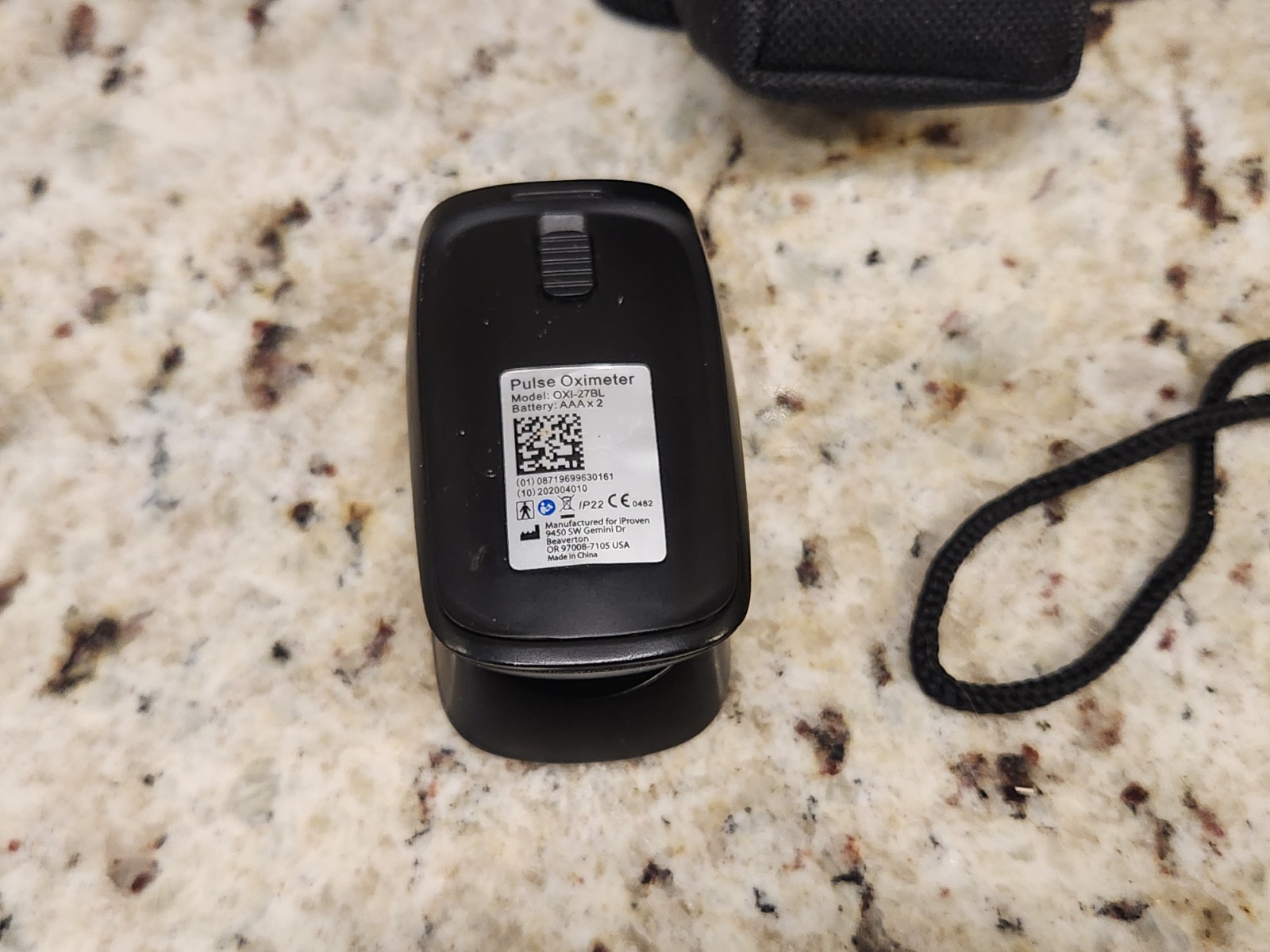 iProven Pulse Oximeter OXI-27BL w/ Case