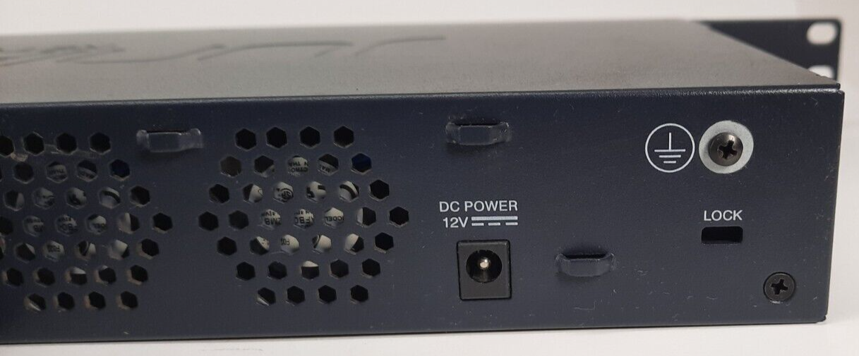Juniper SRX220H2 Gateway w/ AC Adapter