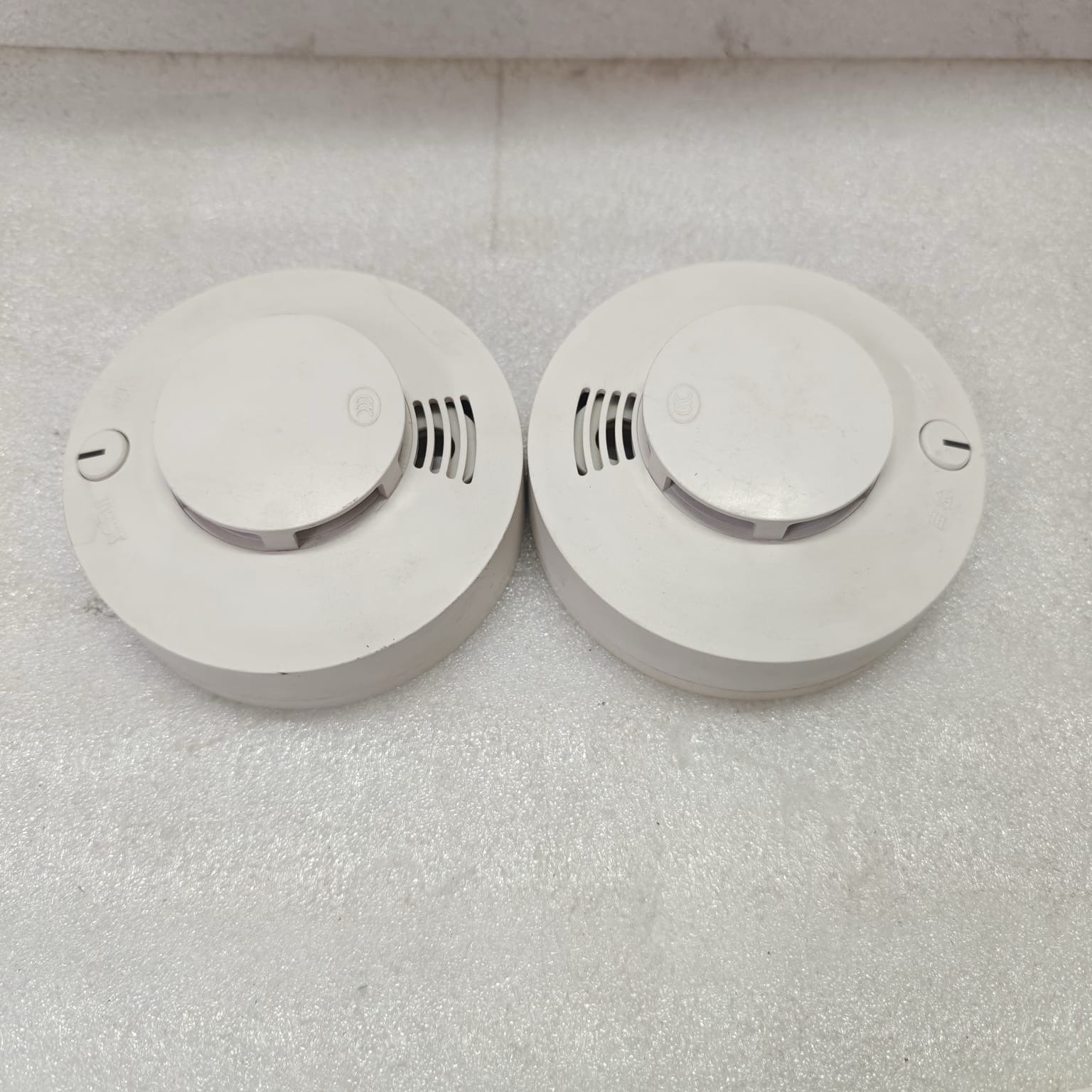SYSTEM SENSOR BATTERY OPERATED SMOKE DETECTOR JTYJ-GD-2330/B 3VDC BATTERY