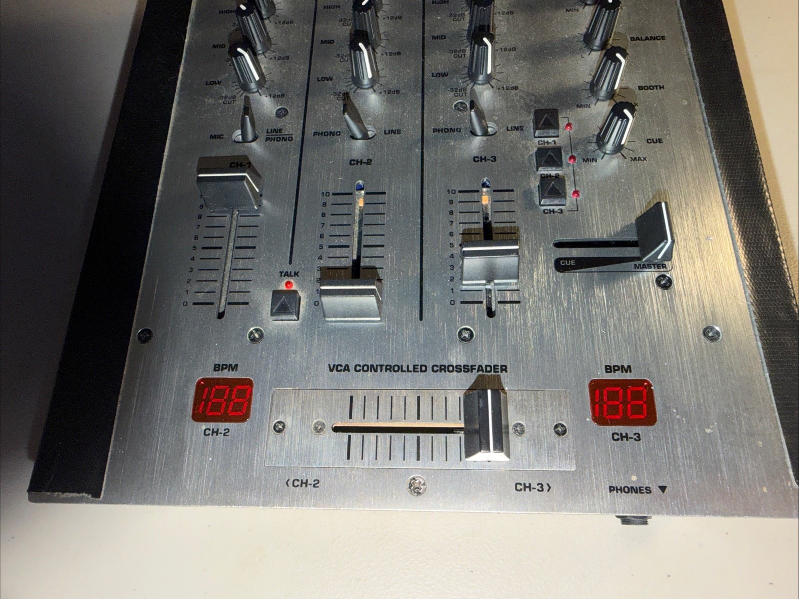 Behringer DX626 Professional 3 Channel DJ Mixer - Untested