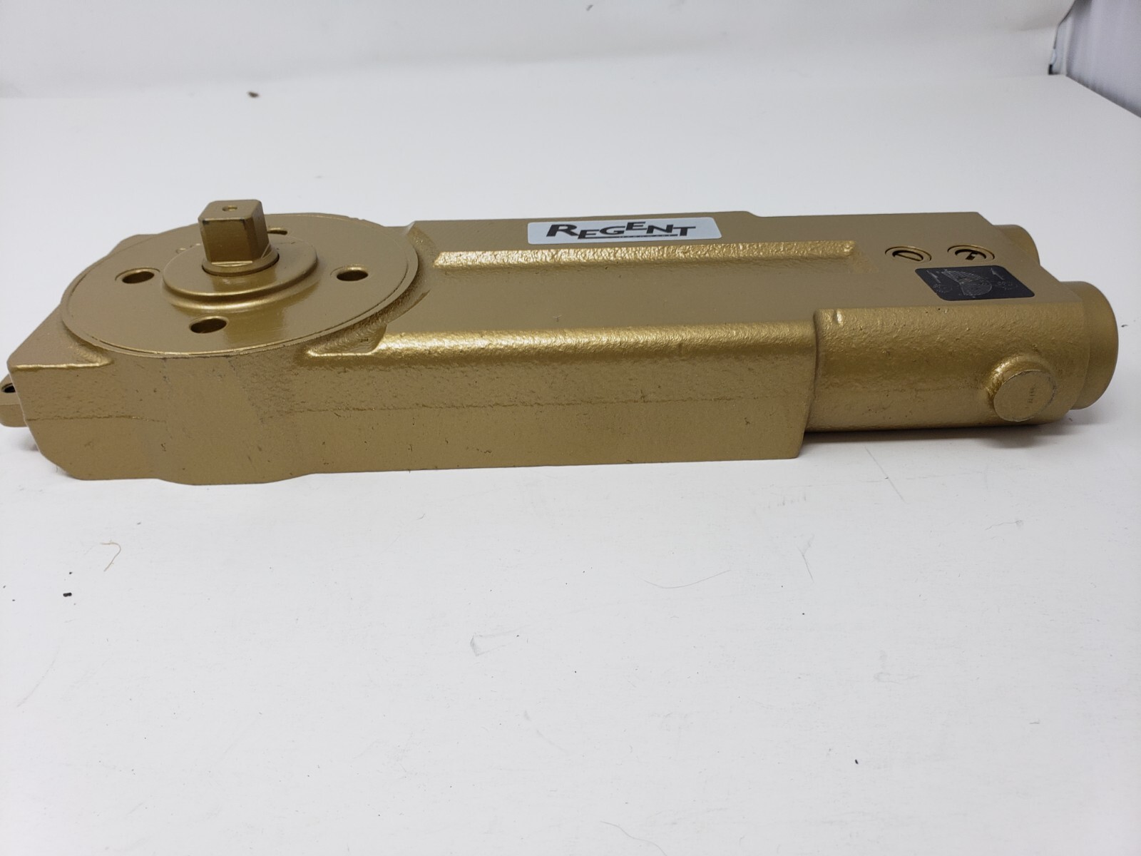 Regent Series 3000 Concealed Overhand Closer 90° HO