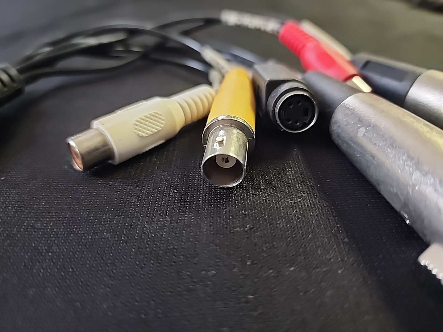AJA Kona Capture card Breakout Cable Composite/Component/RCA/XLR one end Missing
