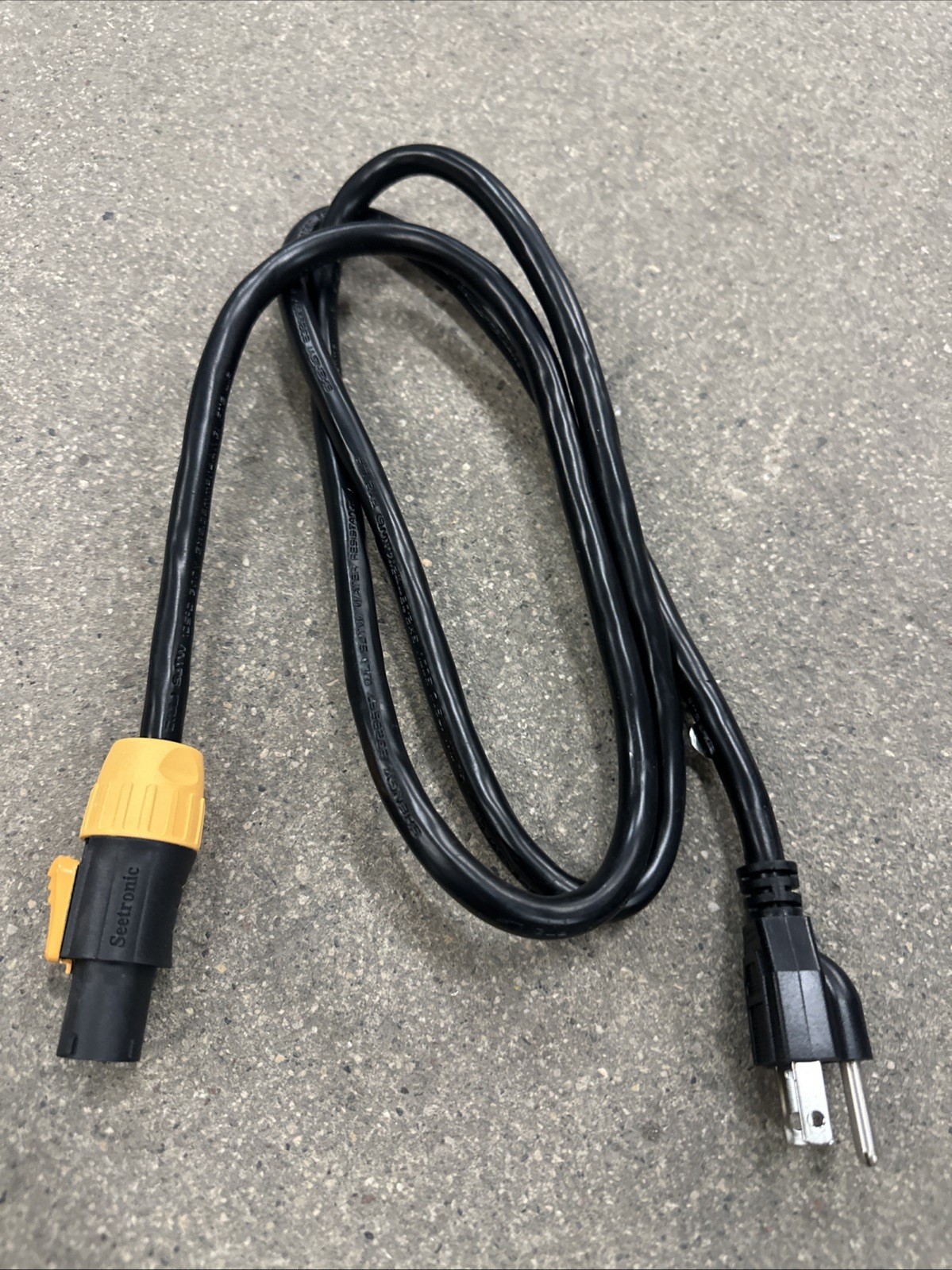 5' 14/3 Male Edison To Black/Yellow Seetronic Powercon True 1 Power Cable NEW