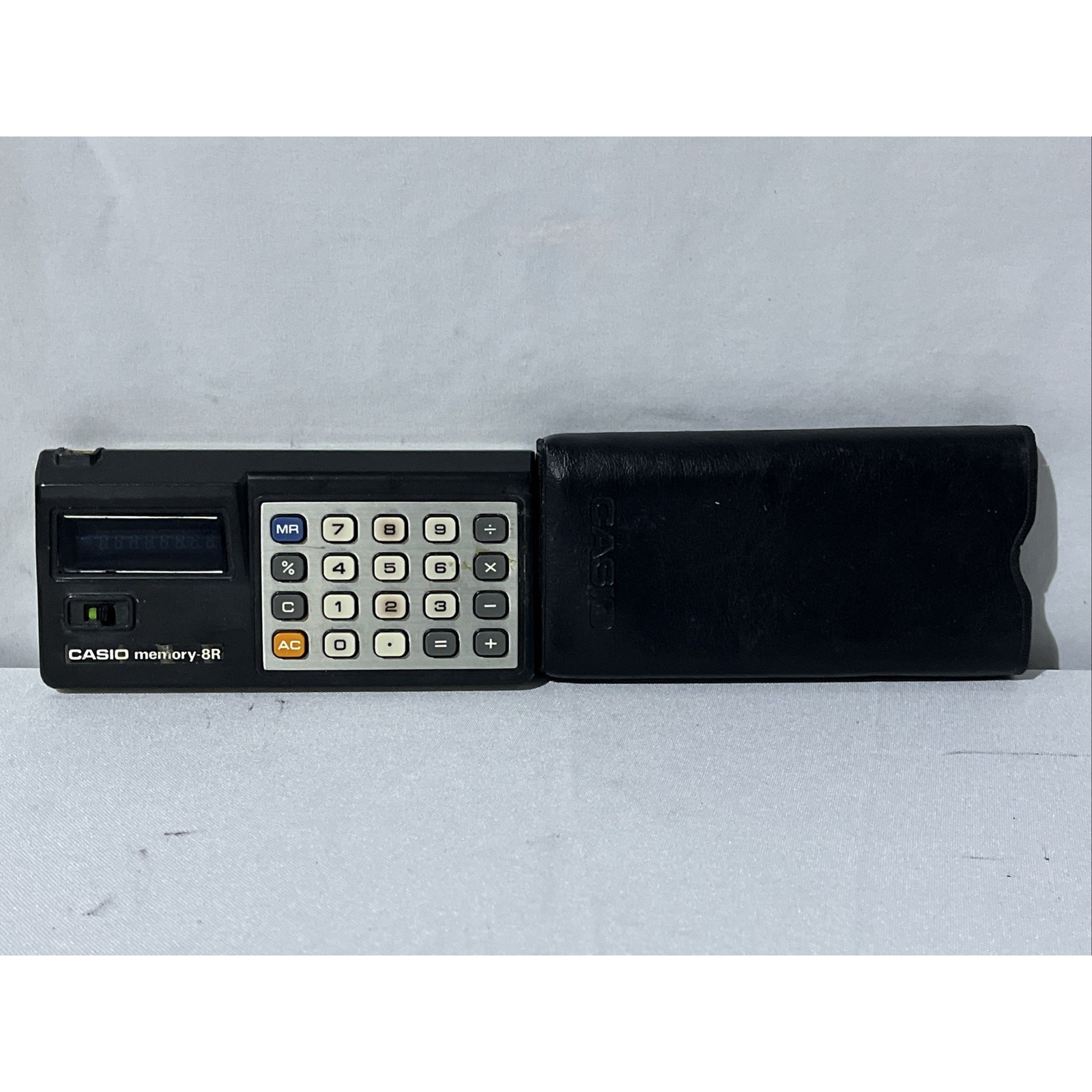 VINTAGE 1970's CASIO Memory 8R Calculator with Case - TESTED WORKING
