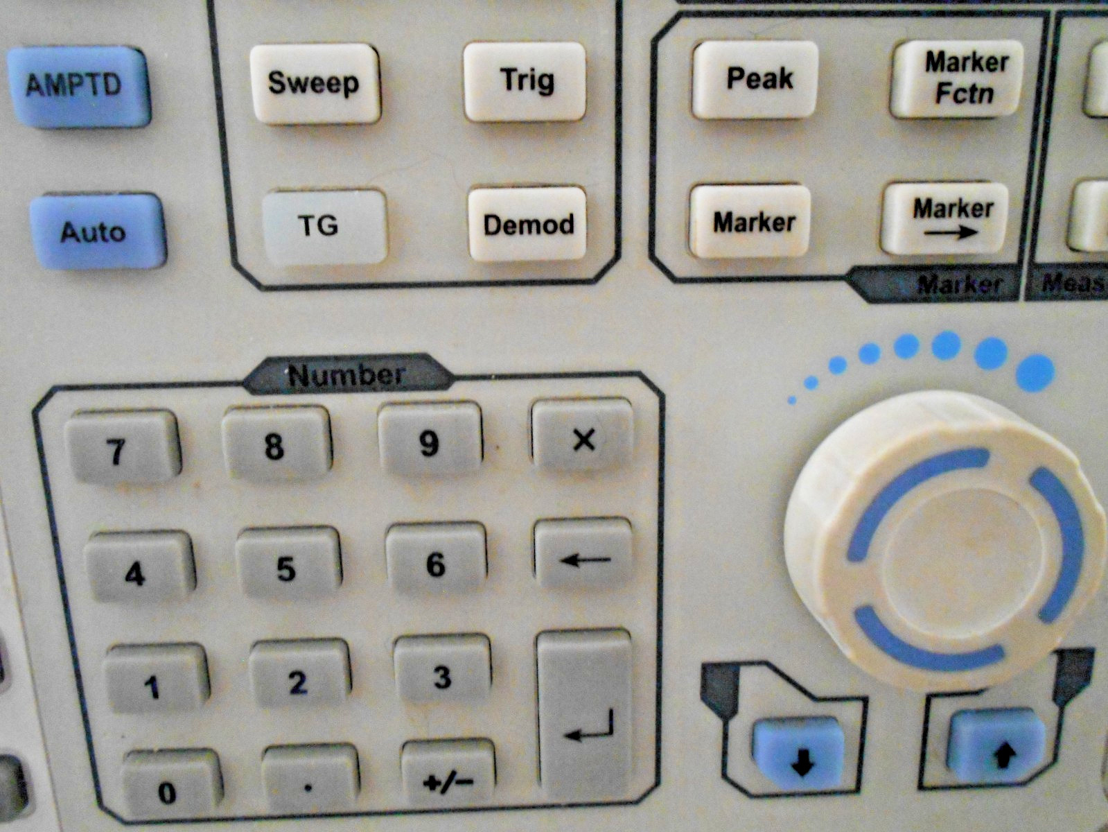 OWON XSA810 Spectrum Analyzer with tracking generator and pre-amplifier
