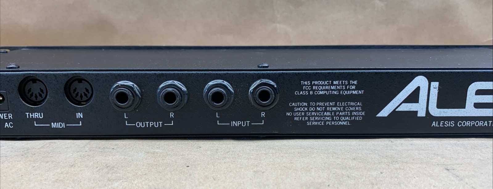 ALESIS MIDIVERB II 16 Bit Digital Effects Processor No Adapter- TESTED WORKING