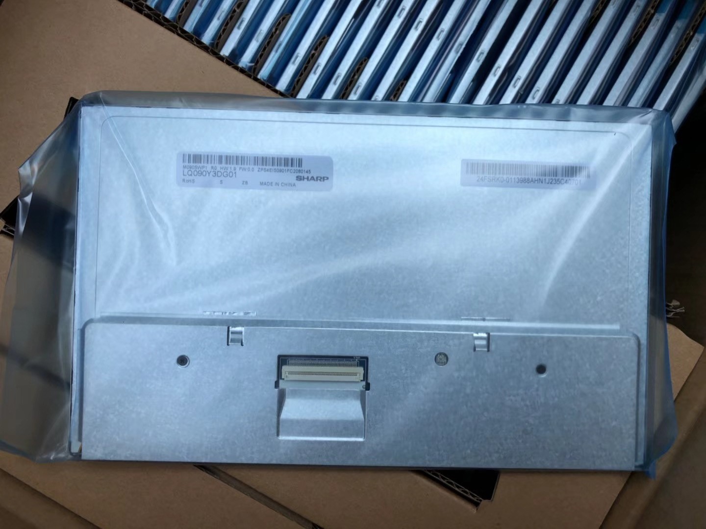 New boxed LQ090Y3DG01 LCD Display Screen Panel 9-Inch for Sharp