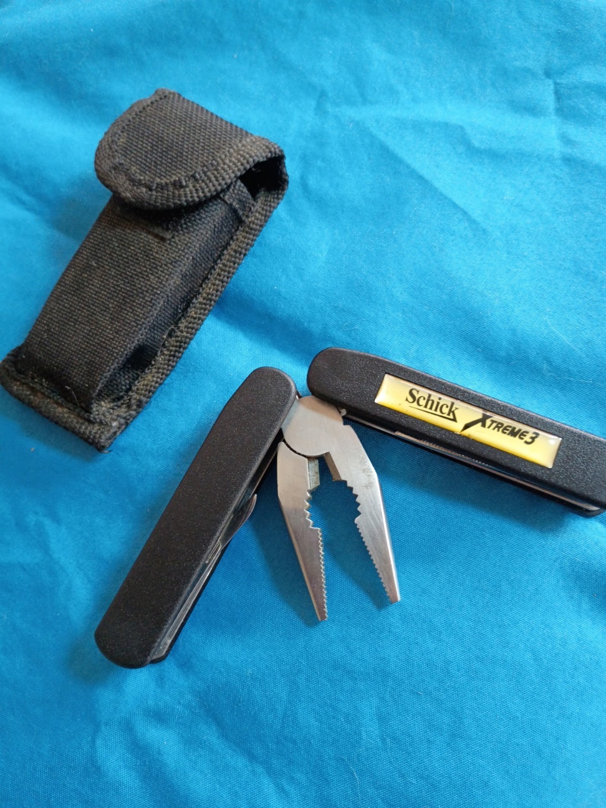 Schick Extreme 3 Multi-tool with Case New never used