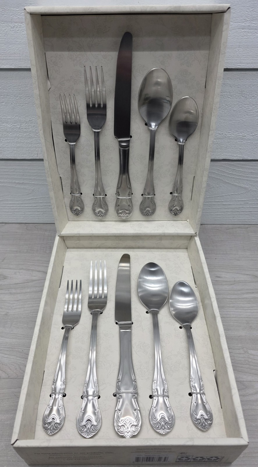 New Pioneer Woman Agatha Satin 40 Piece Flatware Set Stainless Steel Fork Spoon