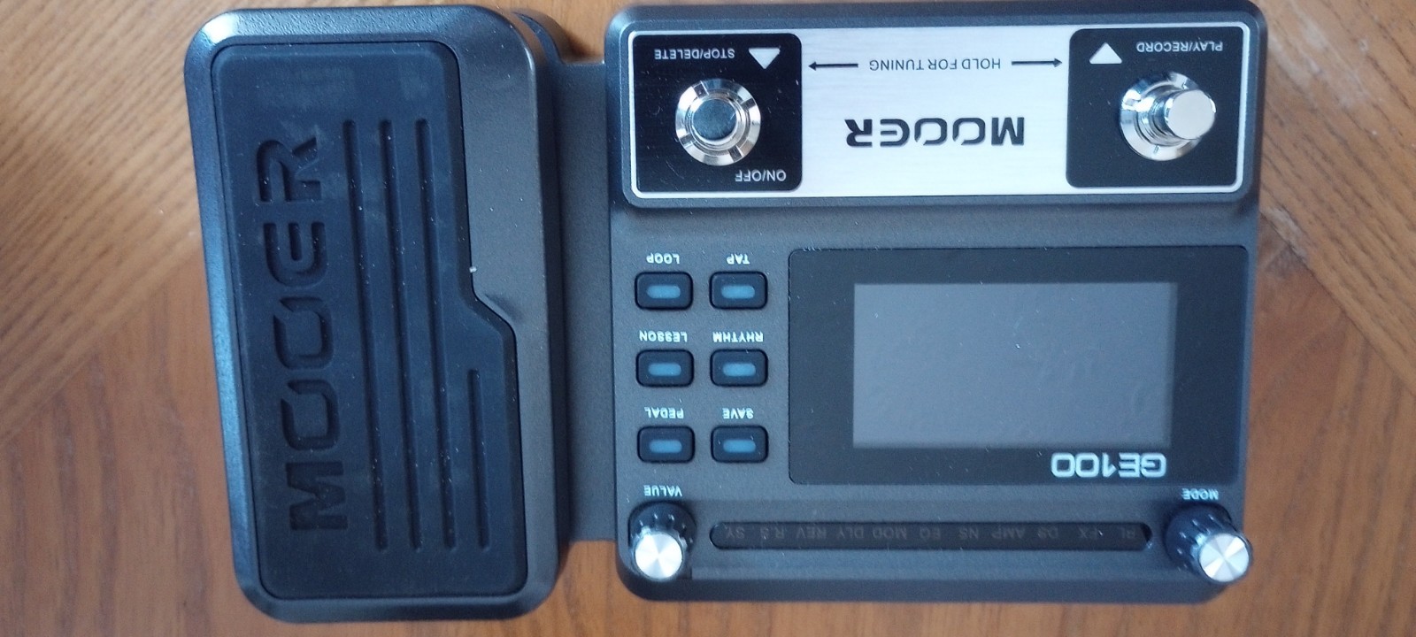 MOOER GE100 Digital Multi-Effects Processor Looper for Electric Guitar