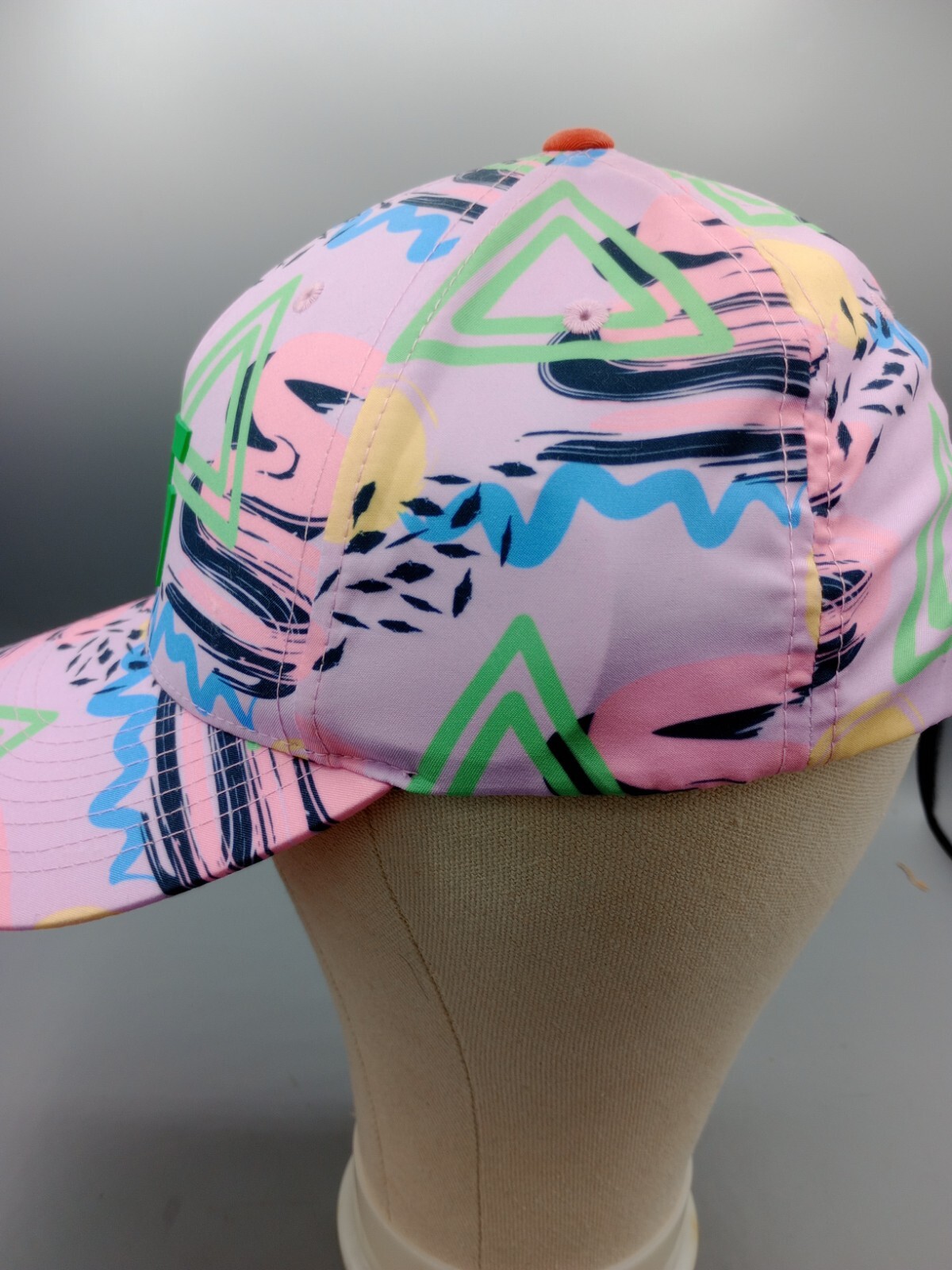 UTHER GOLF HAT CAP - NWT