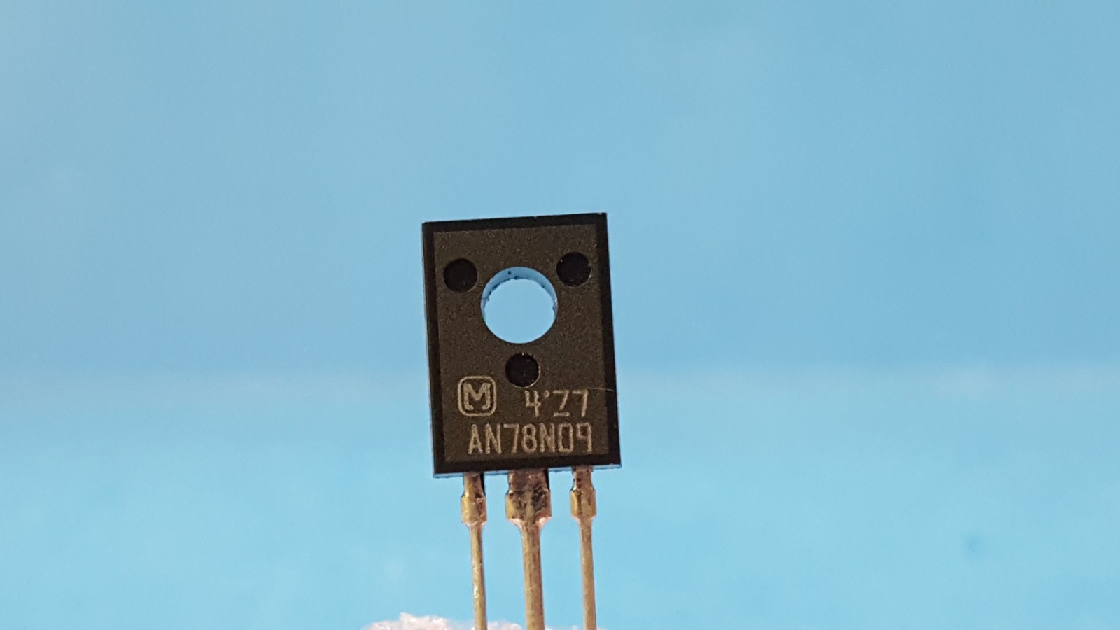 2PCS- VOLTAGE REGULATOR, AN78N09, PANASONIC, 9V, 300mA