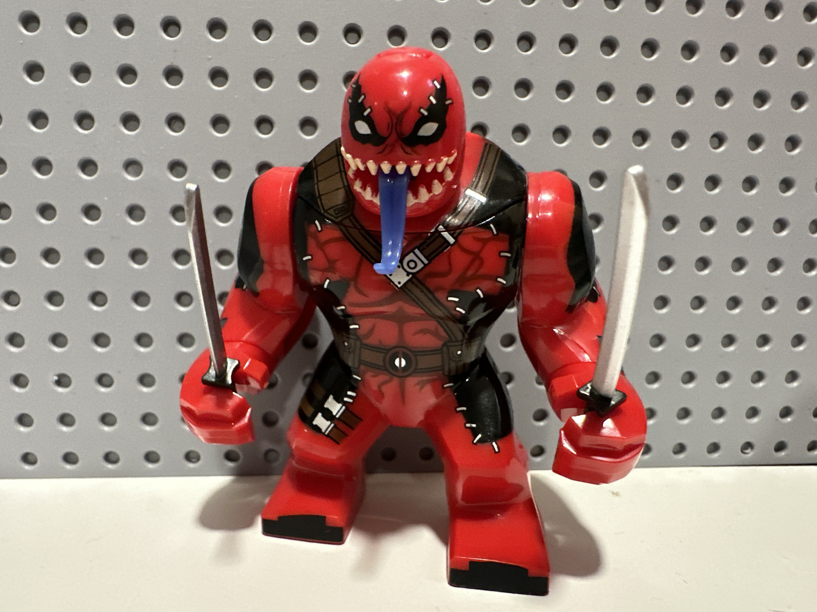 LEGO Marvel Deadpool Venom Big Fig Custom MInifgure New