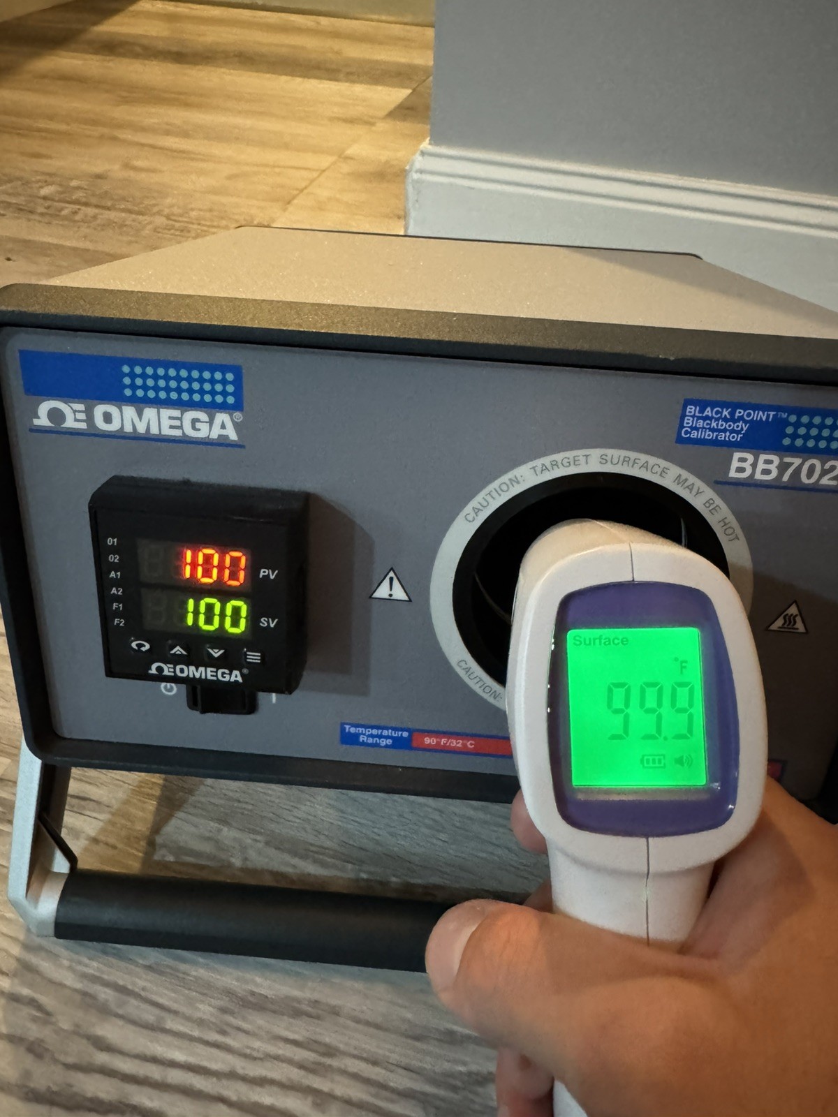 OMEGA BB702 BLACK POINT Blackbody Calibrator