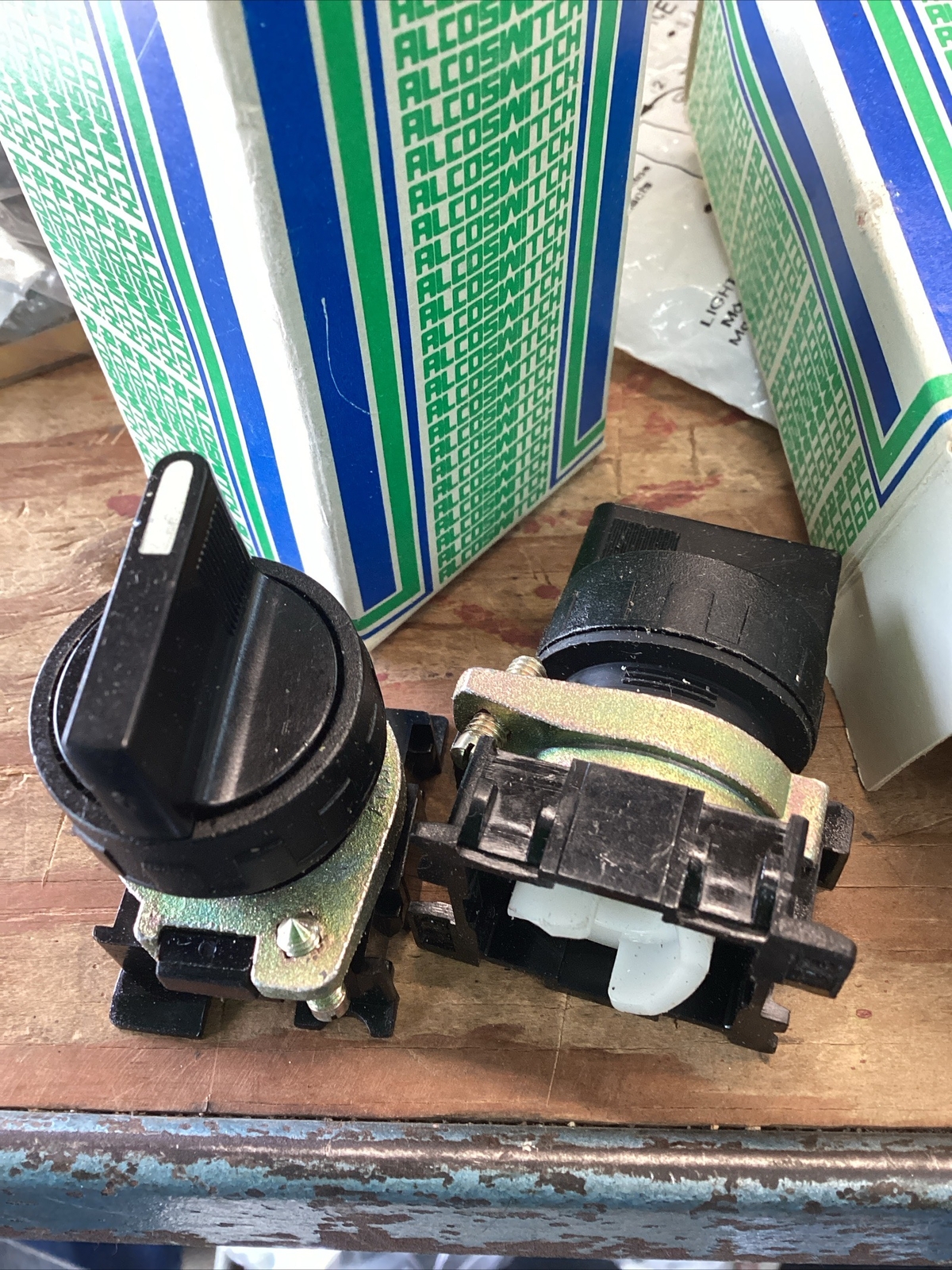 2 Alcoswitch RM370-0 Selector Switch, 3 Position