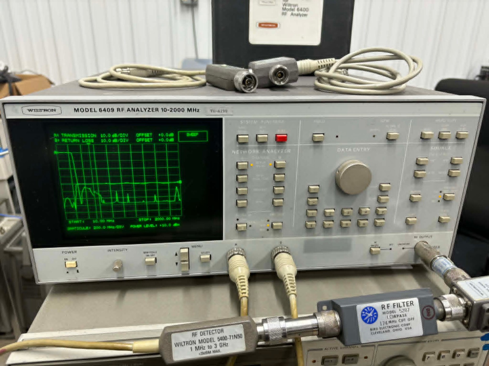 Wiltron Model 6409 RF Analyzer 10-2000MHz