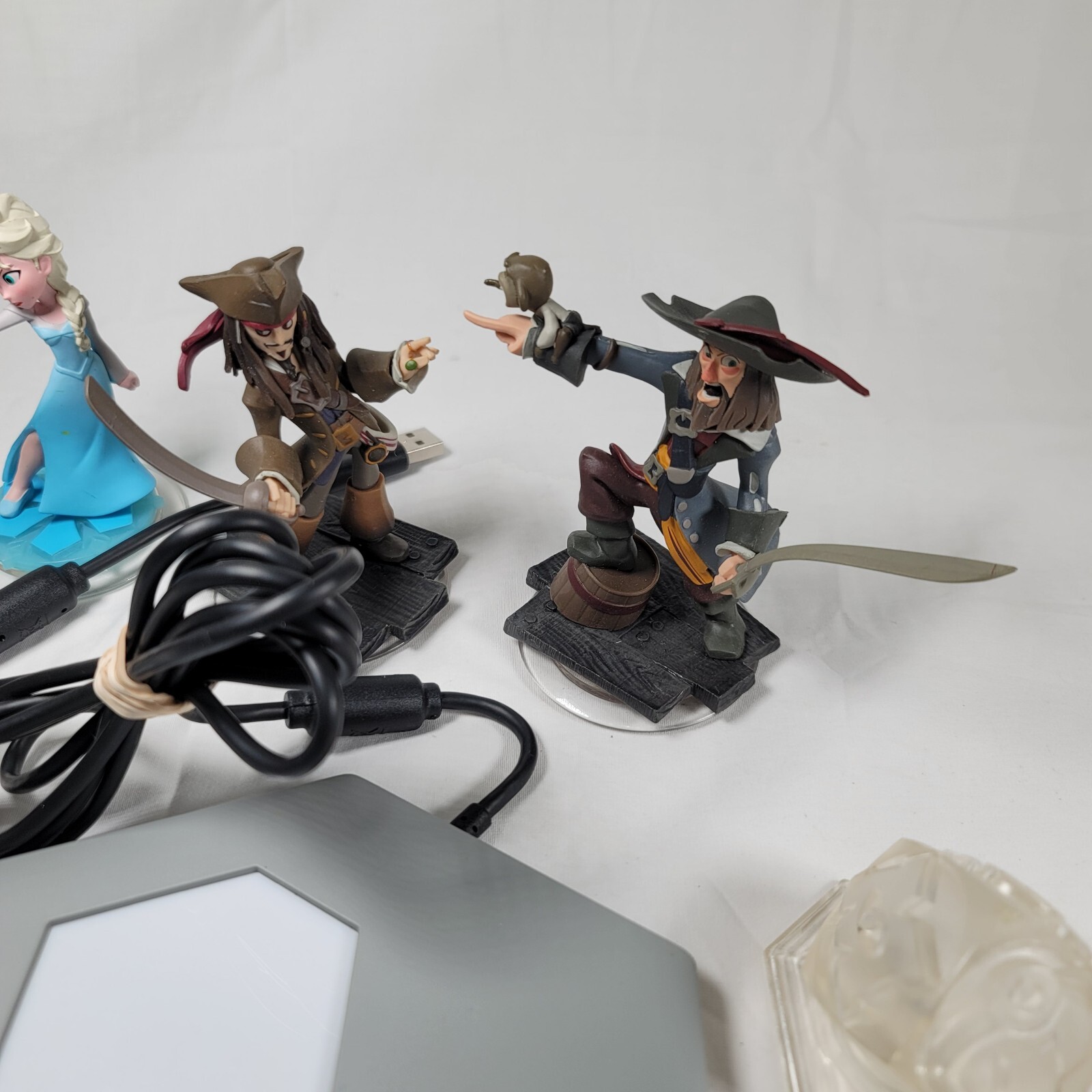 Disney Infinity Pad Xbox 360 INF-8032385 -W/ Game Disc & 5 Figures Assorted
