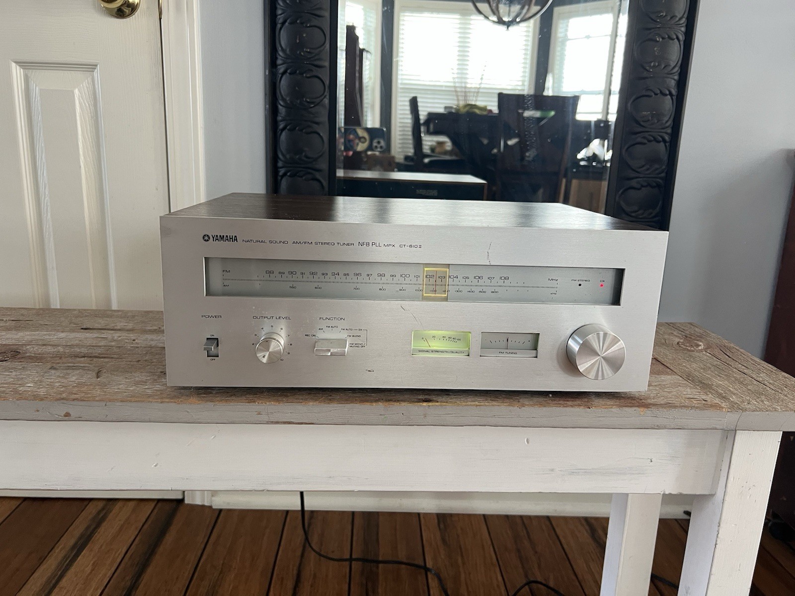 Vintage Silver Face Wood Cabinet Yamaha CT-610 II AM/FM Stereo Tuner