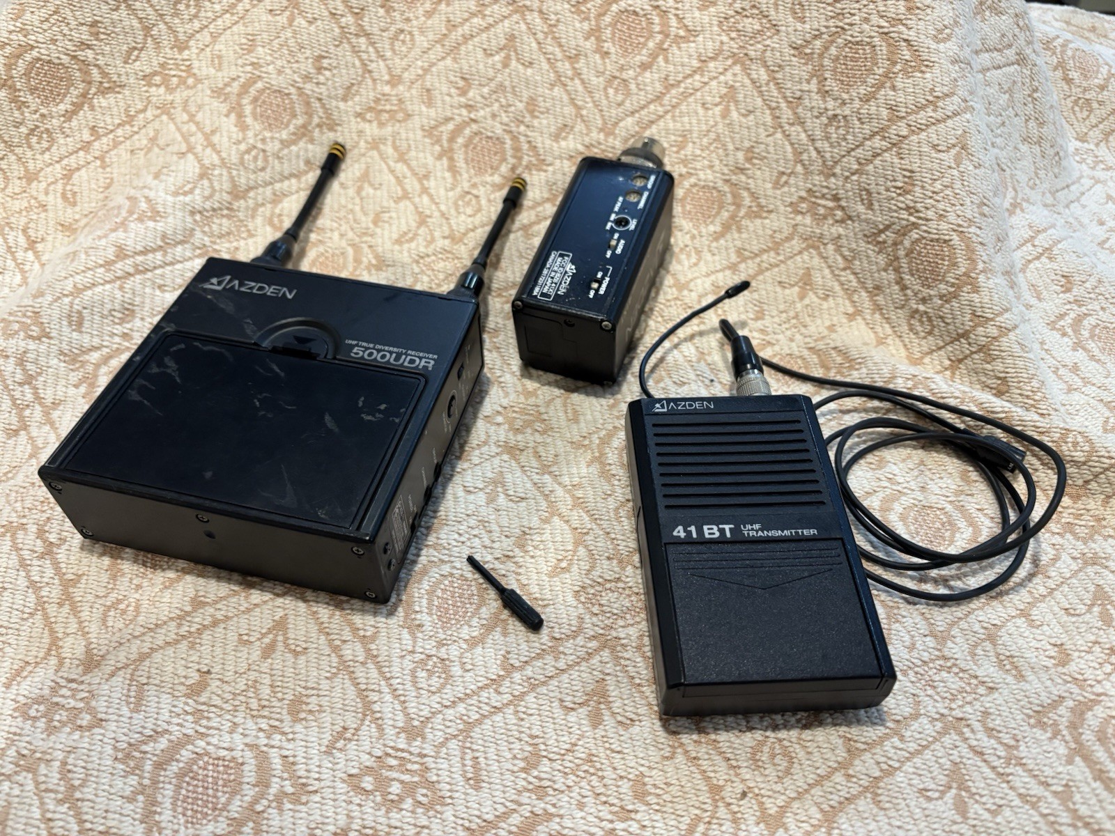 Azden 500UDR UHF True Diversity Receiver with 41BT body pack and 41XT plug on