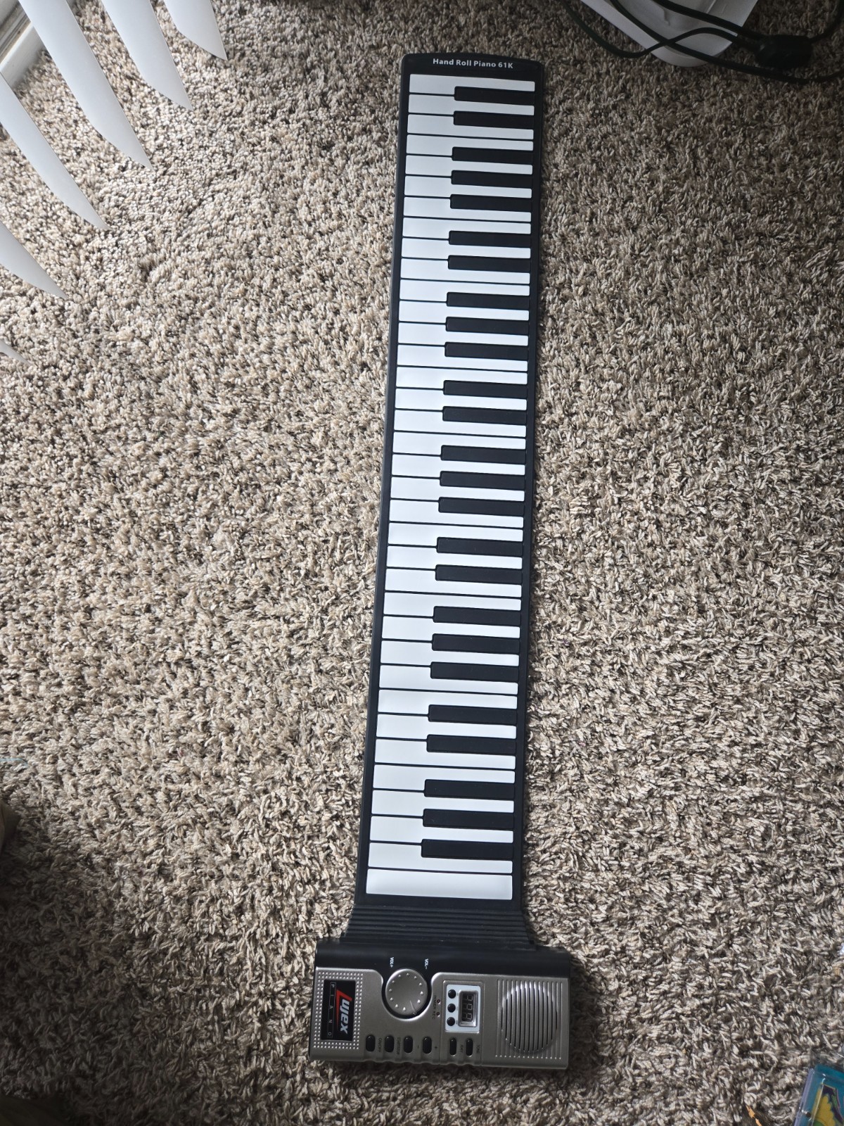 Lujex 61 Keys for Beginners Soft Keyboard Piano With 30 Demo Plays